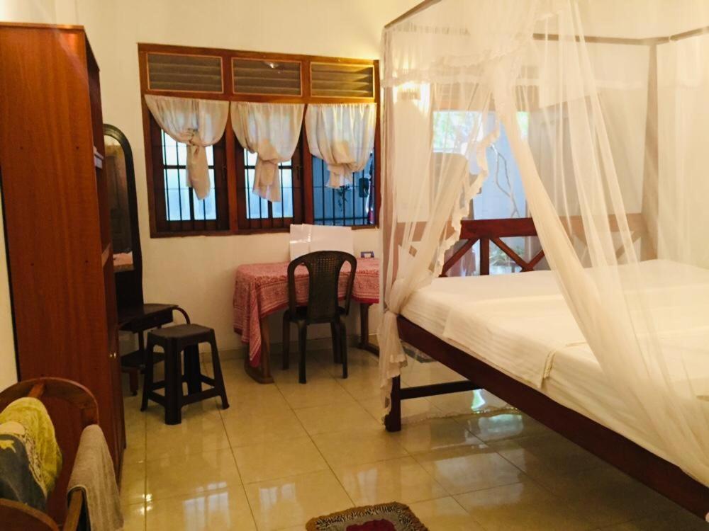 Ameesha Guesthouse Унаватуна Стая снимка