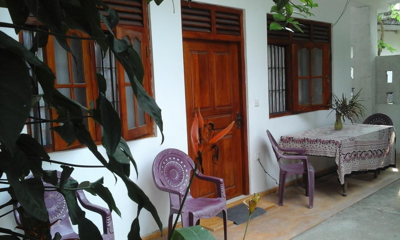 Ameesha Guesthouse Унаватуна Екстериор снимка